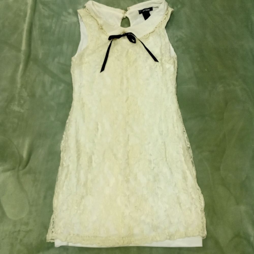 Hot topic, small, egg shell color very cute summer lace dress